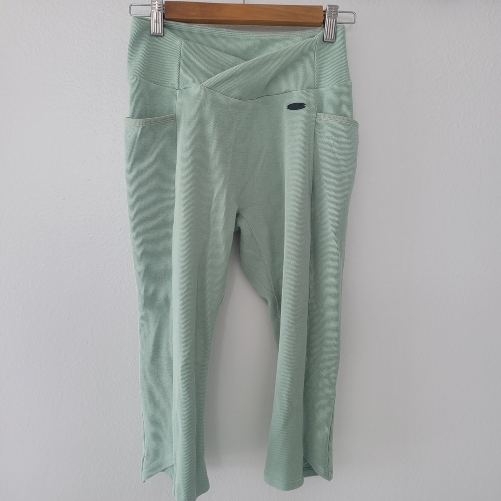Gymshark Poise Cropped Leggings Light Green Legging Capris Size M - Picture 6 of 11